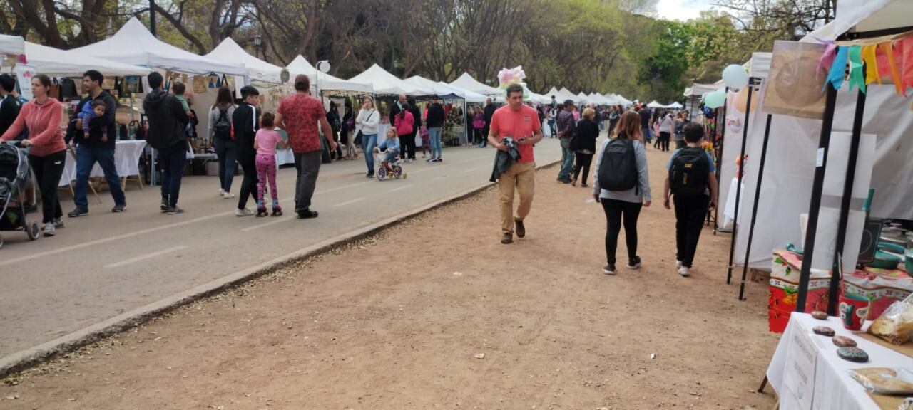 Navidad a pura feria en el parque San Martín