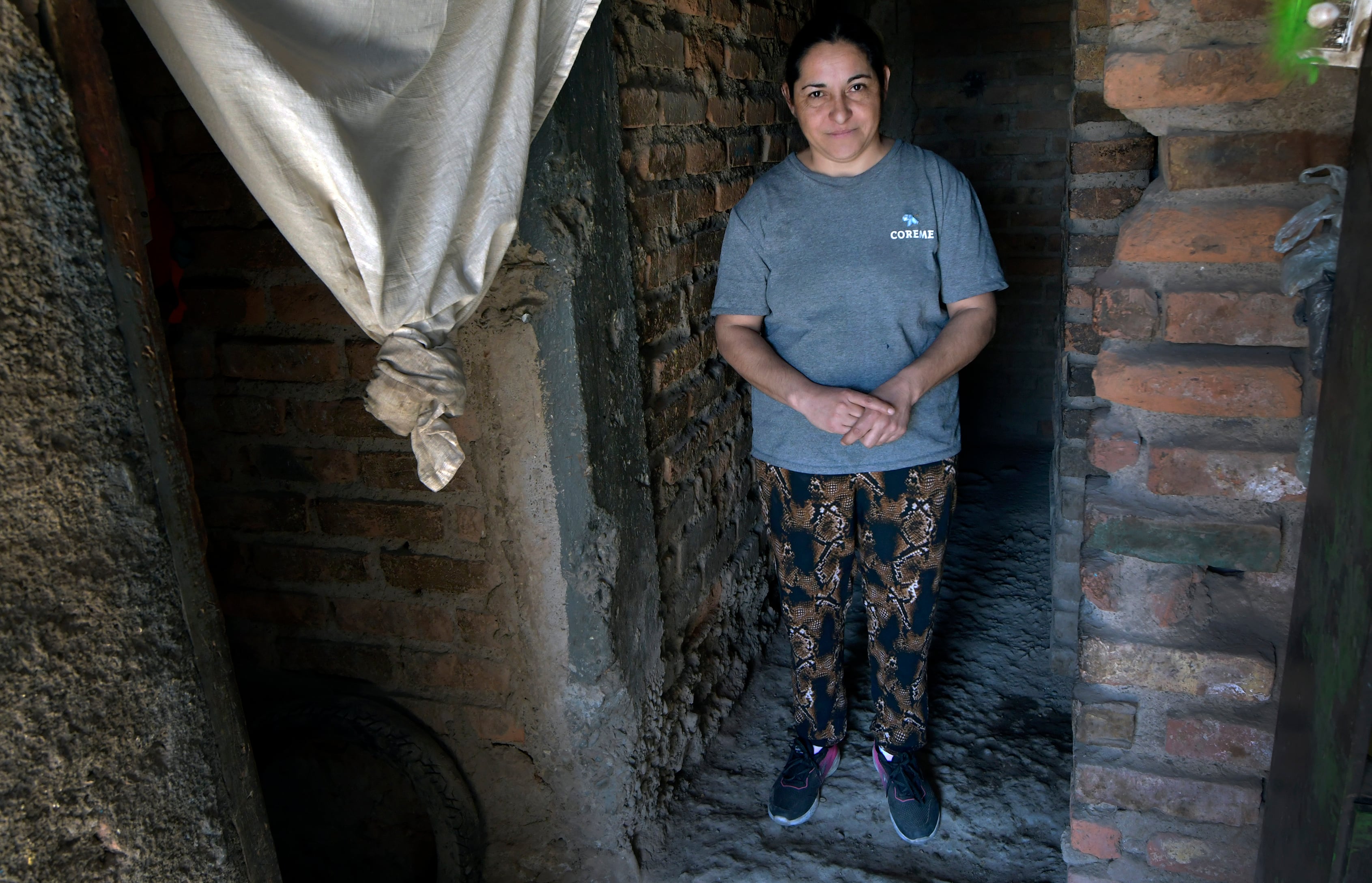 Recicladoras urbanas premiadas 

Celeste Alam, (42), pertenece al grupo colectivo de COREME que ganaron un premio por reciclar materiales, para transformar basura en juegos para armar y móviles

Foto: Orlando Pelichotti / Los Andes