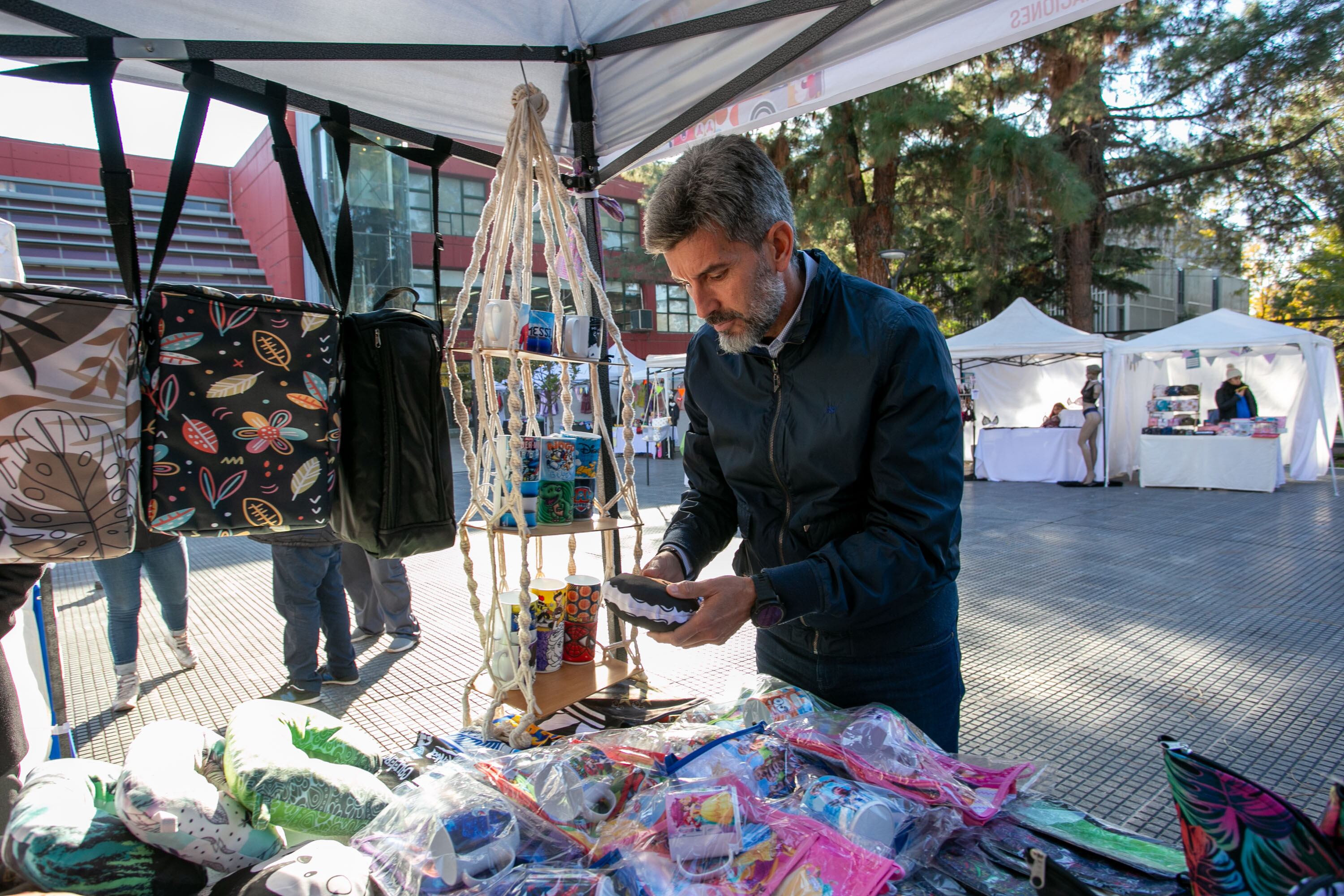 Ulpiano Suarez participó de la apertura del Encuentro Textil de la Economía Social.