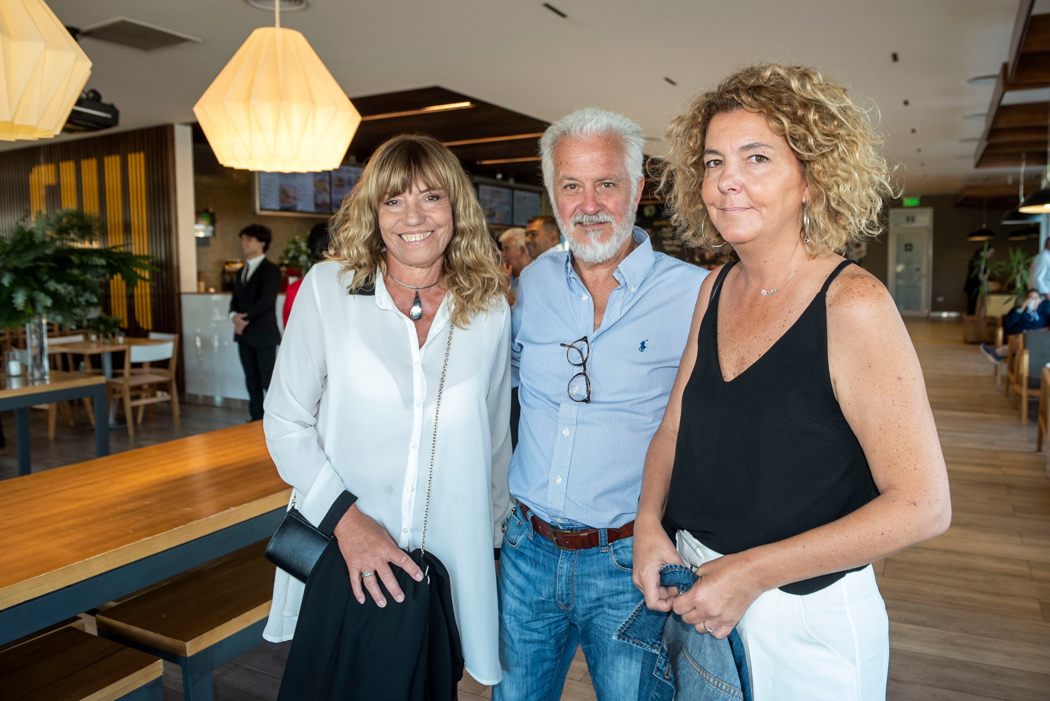 Margarita Viel, Carlos Arguinaco y Natalia Martín.