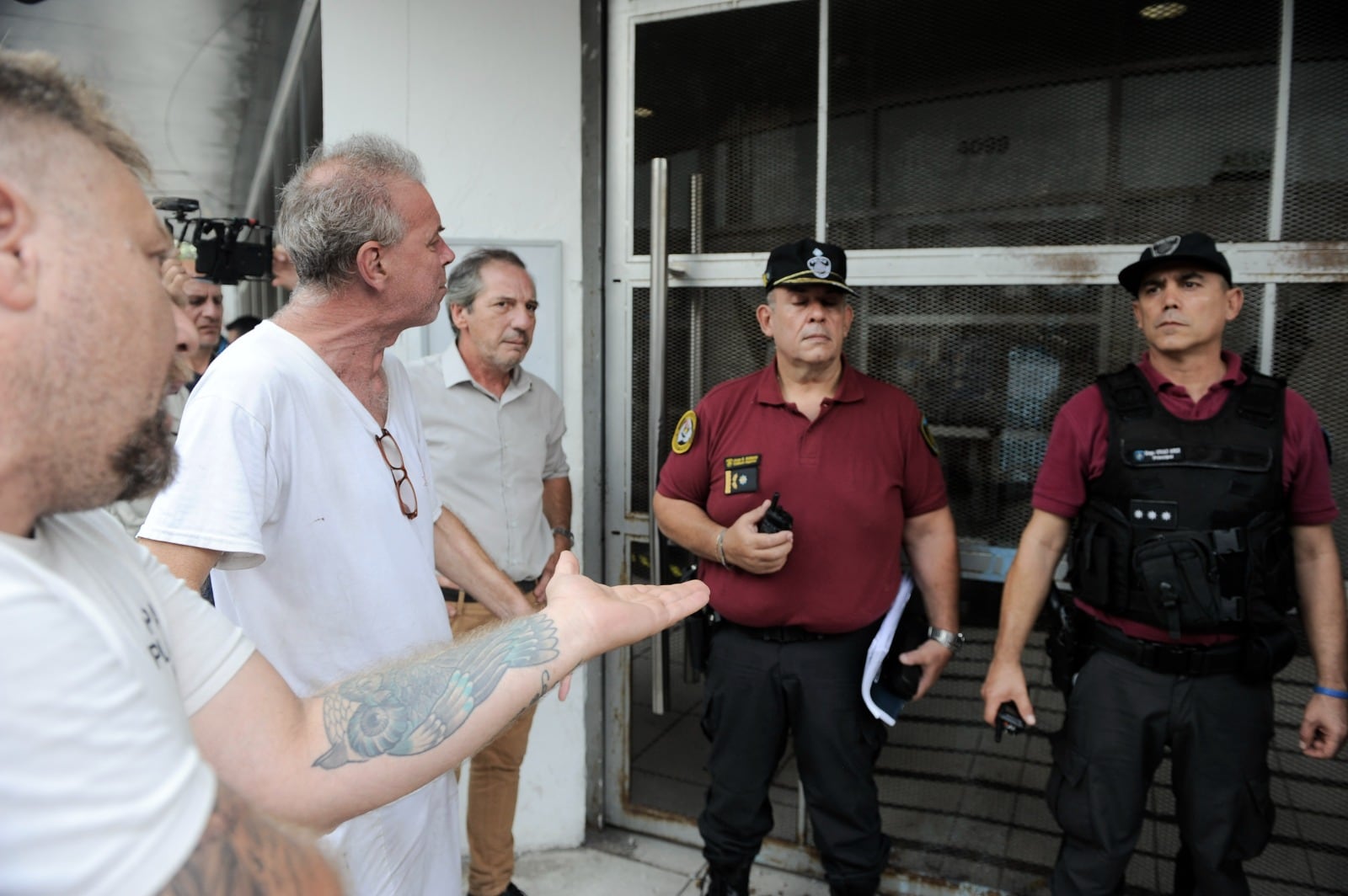 Vecinos de distintos barrios de la Ciudad y el Conurbano bonaerense realizaron protestas - Foto Clarín