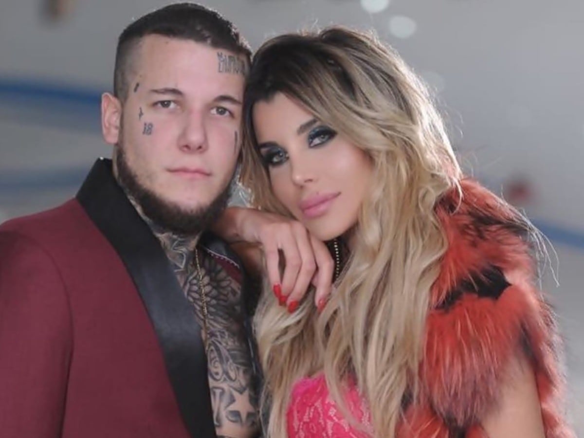 Alex, junto a su hermana Charlotte Caniggia