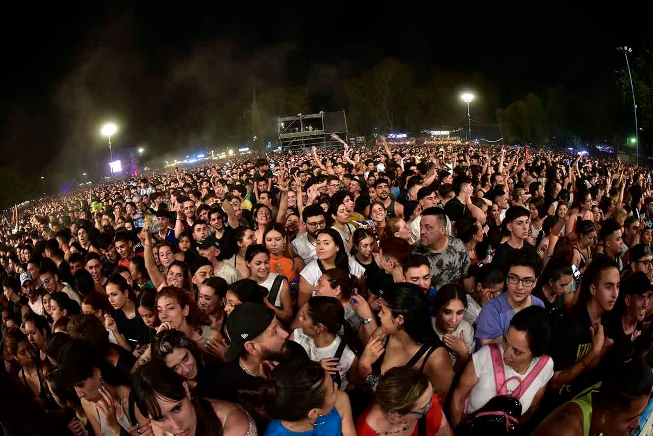 Fiesta de la cerveza en el departamento de Godoy Cruz en el Parque San Vicente