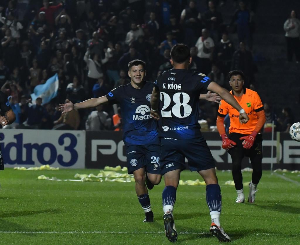 El Azul del Parque le ganó a Defensa y Justicia por 1-0 con un tanto de Franco Romero de penal. / Gentileza: Prensa CSIR.