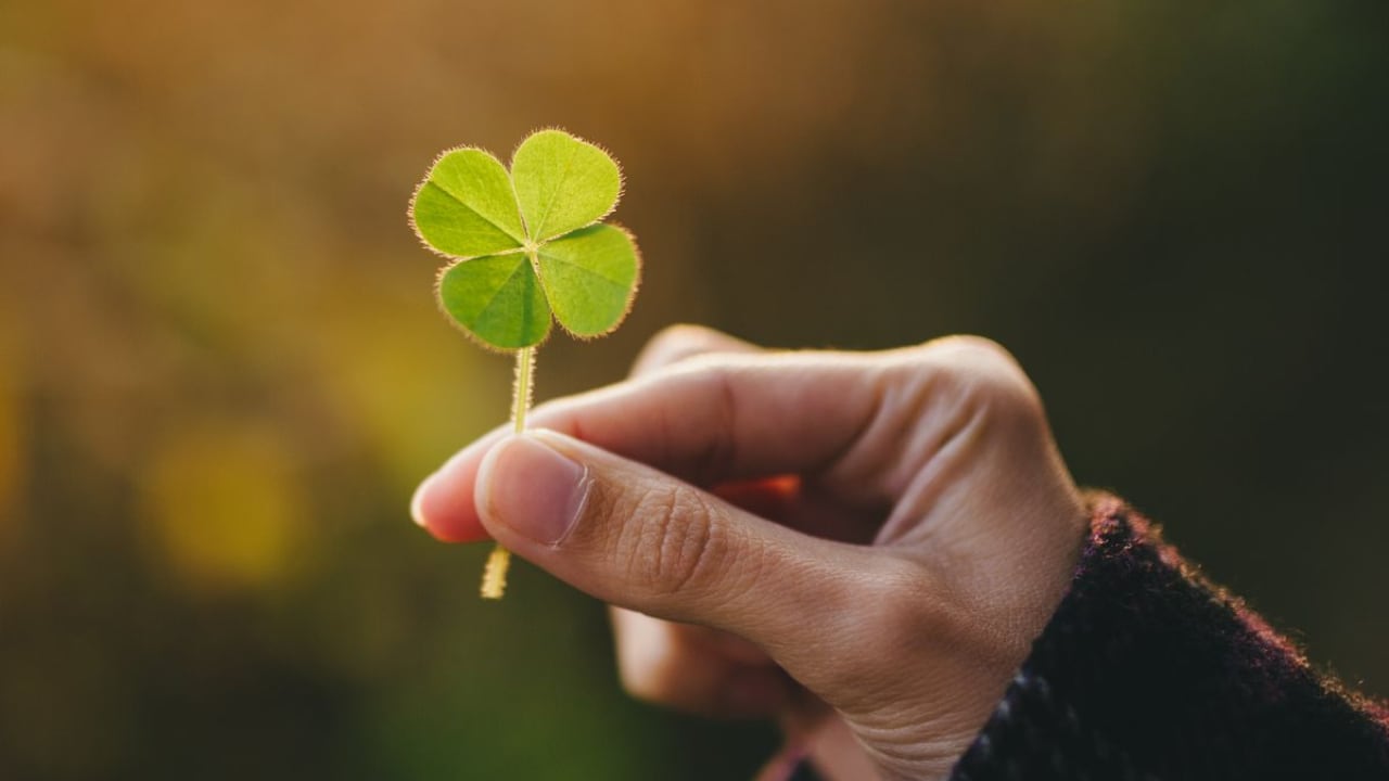 Viernes 18: cuál es el signo del zodíaco con más buena suerte