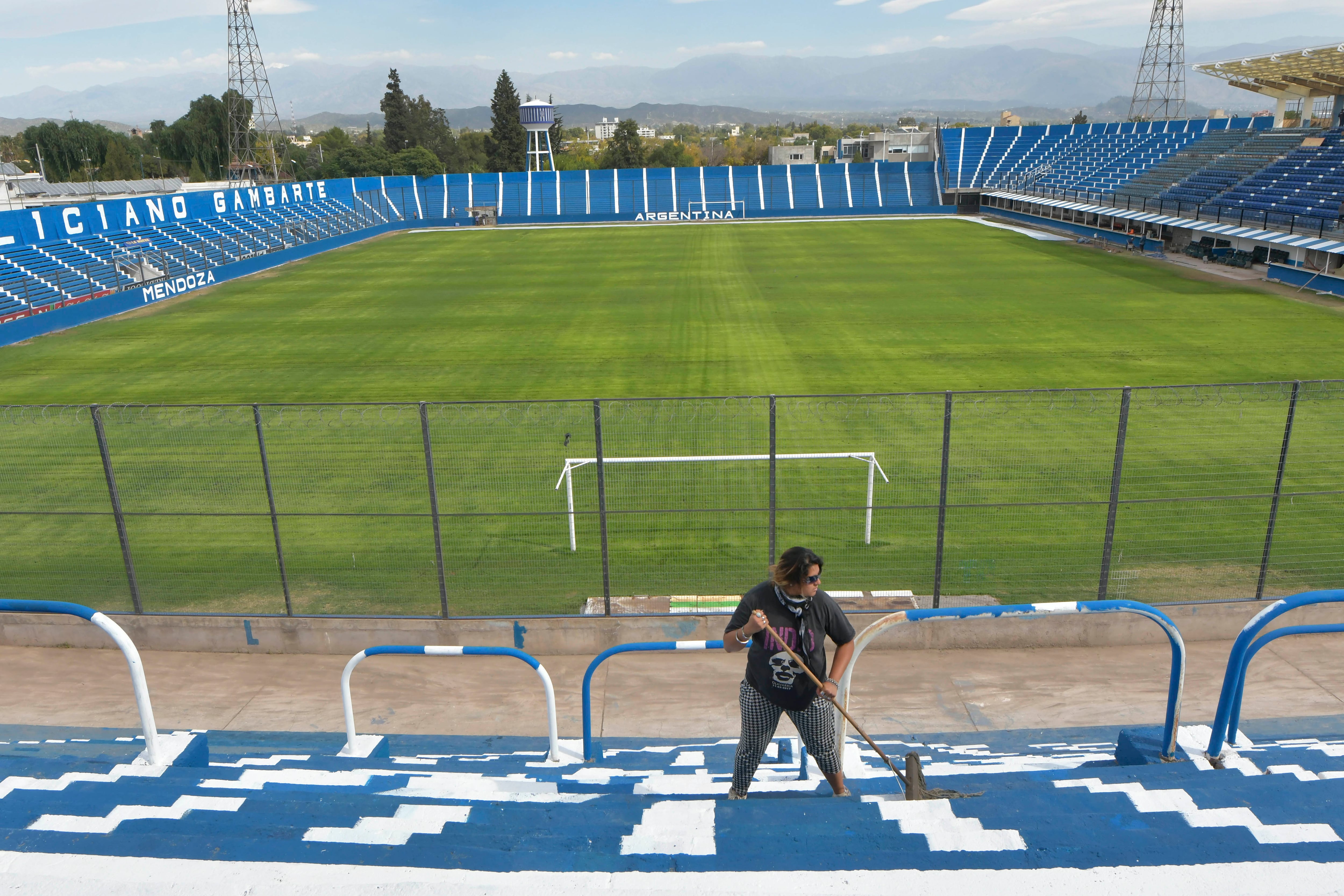 Trabajos de restauración del estadio Feliciano Gambarte