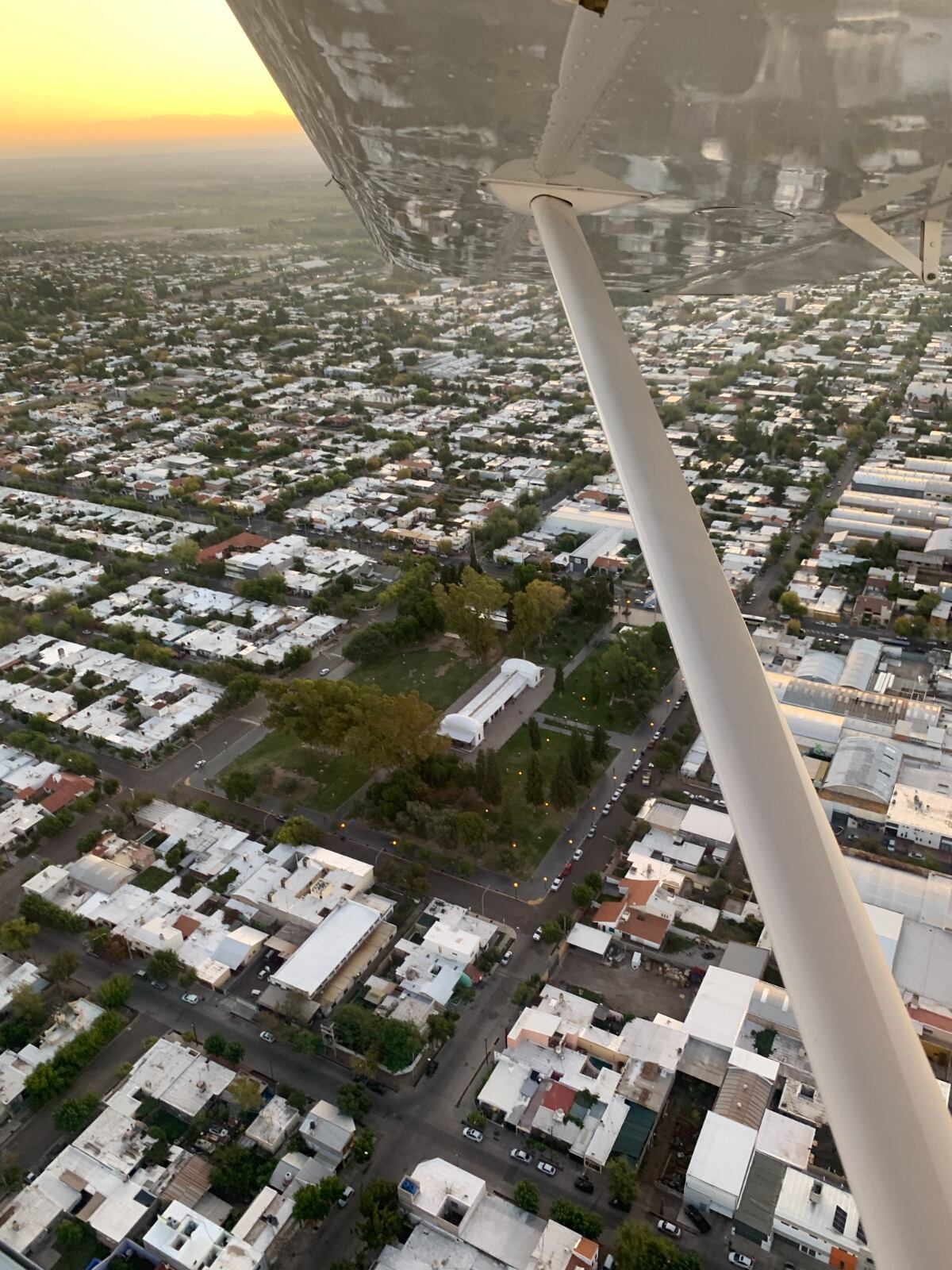 San Martín desde el aire, en el recorrido de un vuelo de bautismo. Foto: Gaspar Da Cortá