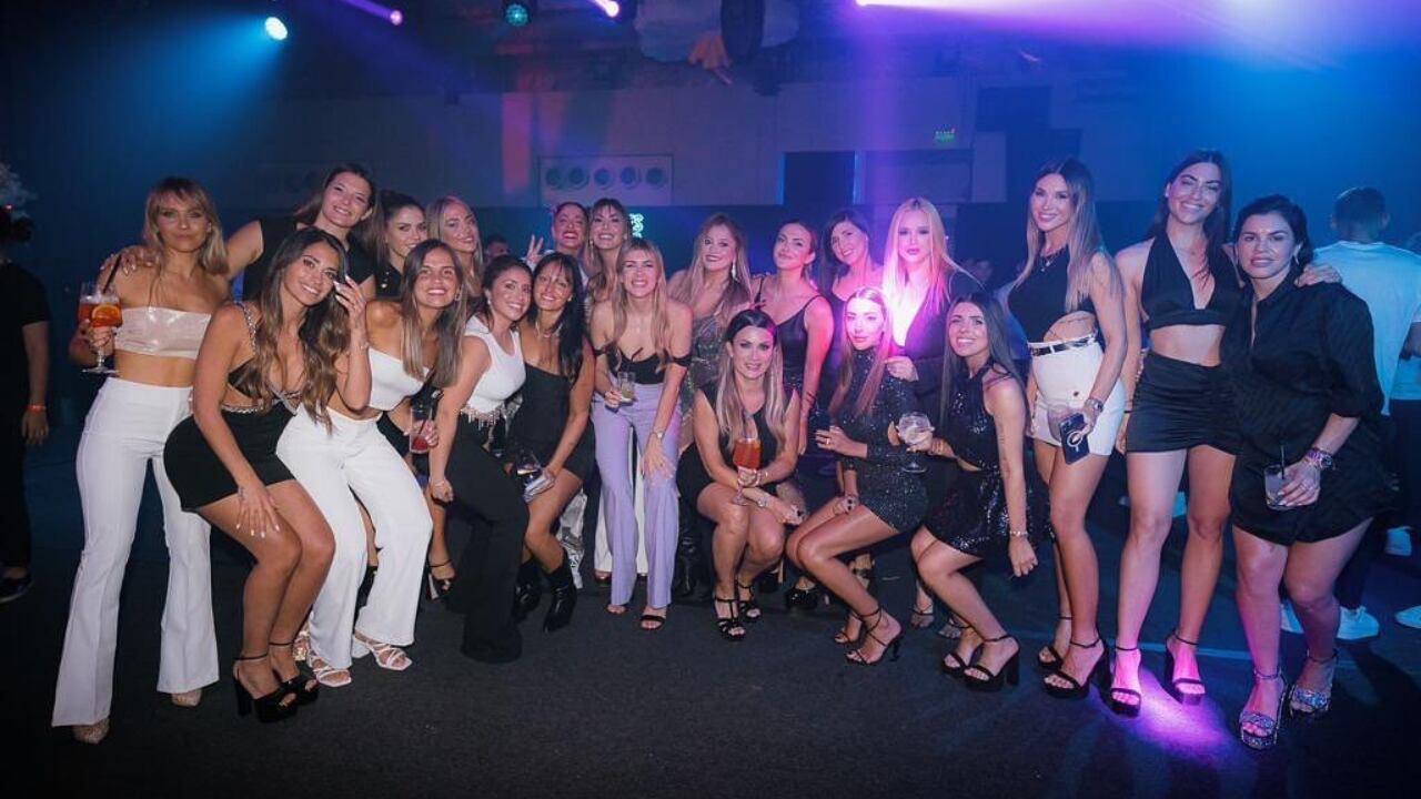 Las esposas de los jugadores de la Selección Argentina, en los festejos de la Bresh.