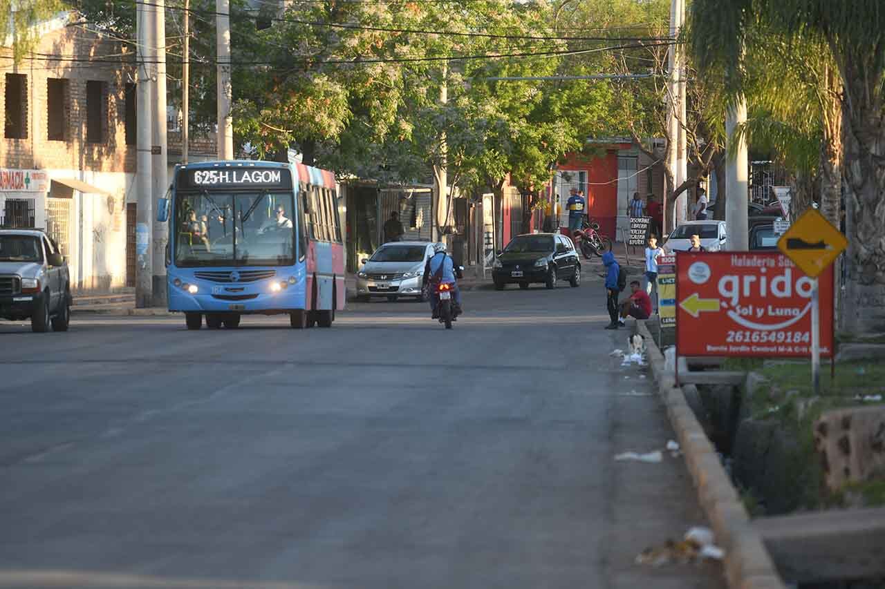 Padre Llorens, calle principal del barrio. | Foto: José Gutiérrez / Los Andes 