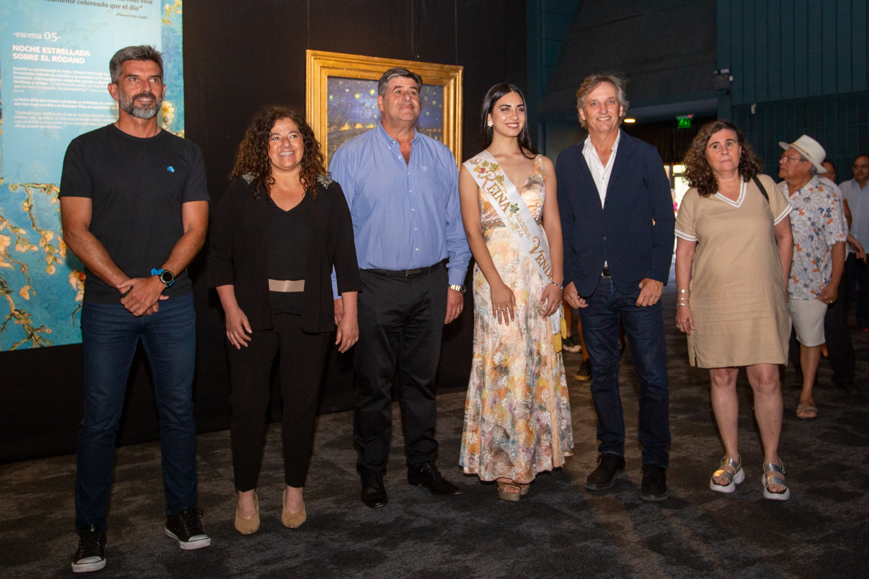 Ulpiano Suarez asistió a la inauguración de la muestra Van Gogh Inmersive Art Experience. Foto: Prensa Ciudad de Mendoza