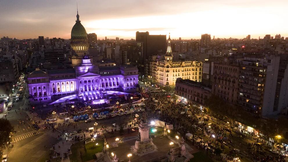 Desde temprano, una de las primeras concentraciones se dio en la plaza del Congreso.