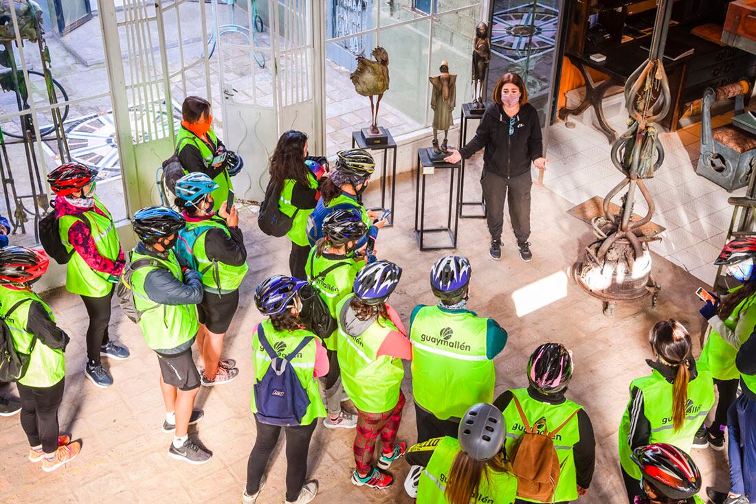 Un paseo en bici para conocer la historia, los artistas y los productores agrícolas de Guaymallén. 