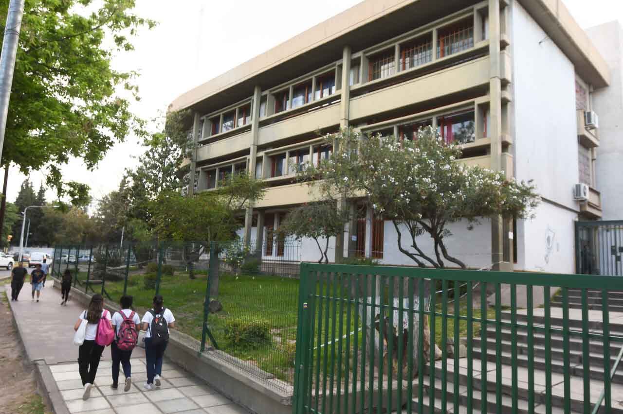 Ingreso a los colegios de la UNCuyo: cómo acceder a las clases y trabajos de nivelación obligatorios. Foto: José Gutierrez / Los Andes 