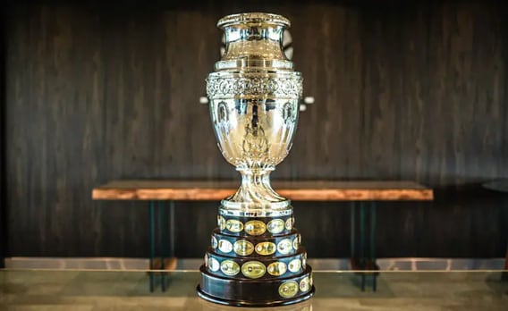 Cuánto pesa el trofeo de la Copa América