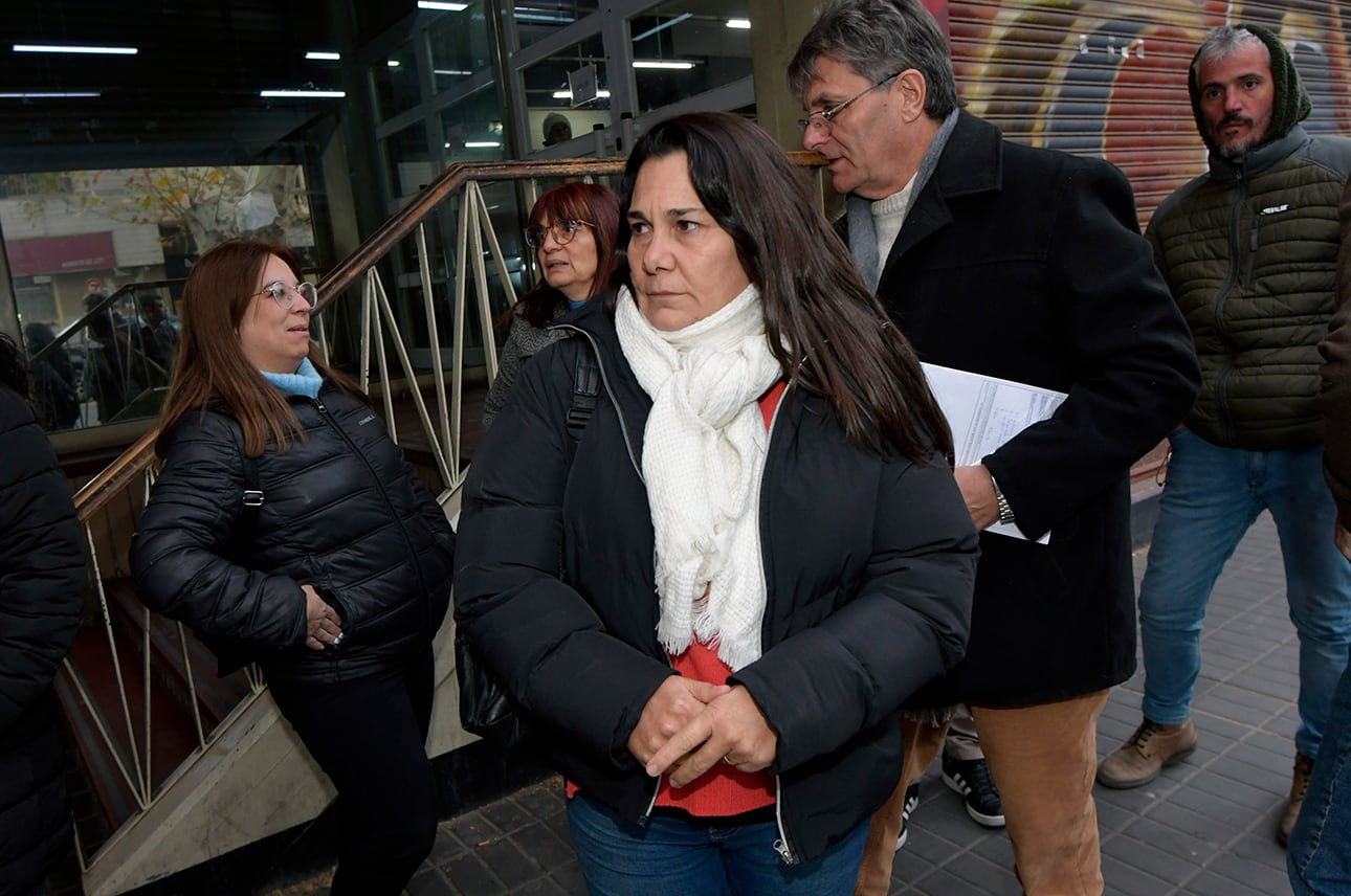 La titular del SUTE, Carina Sedano ingresa para tratamiento de la nueva oferta de aumento en los salarios docentes. 

Foto:  Orlando Pelichotti

