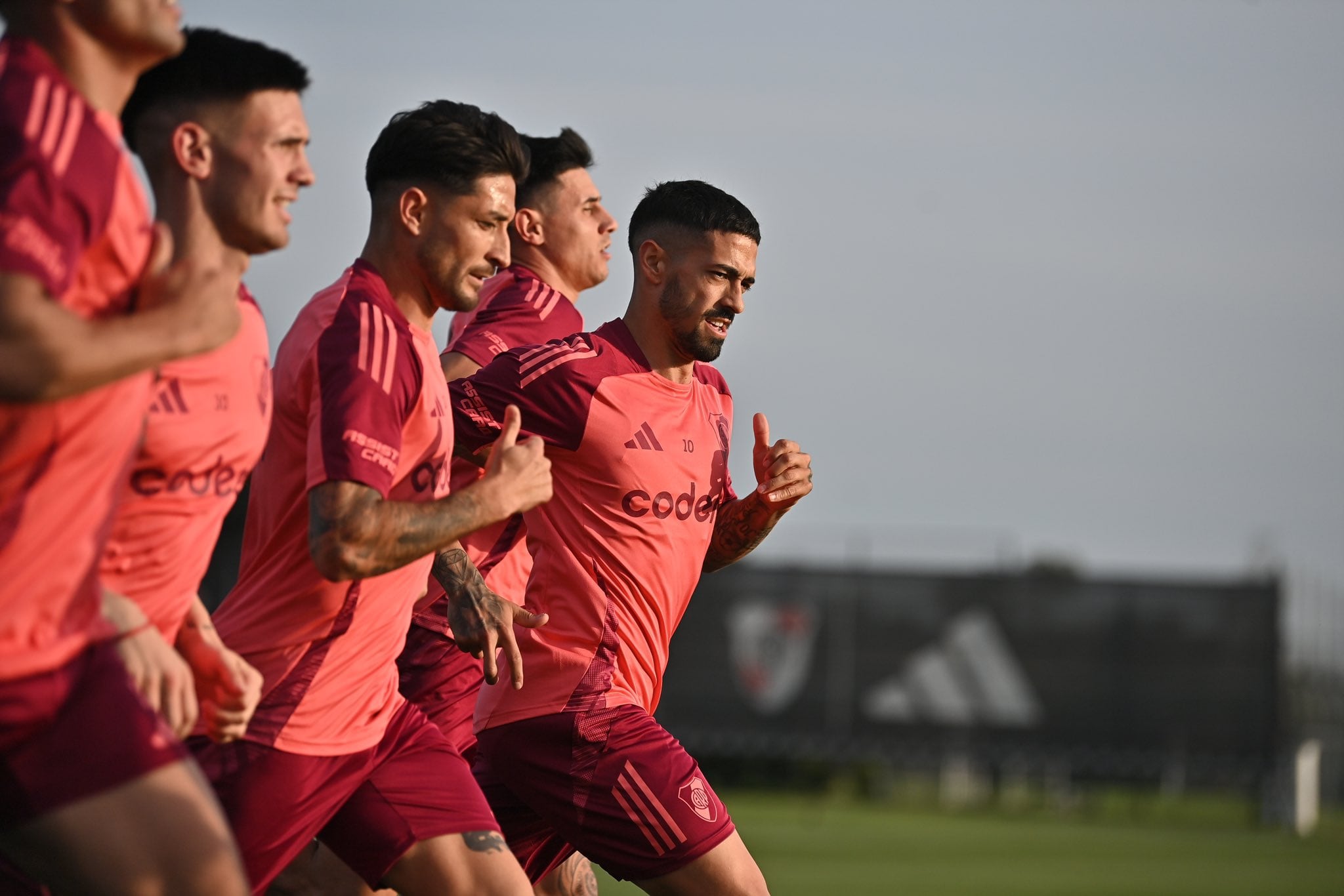 River entrena a pesar de las bajas en su plantel. 