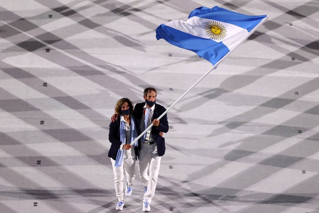 Lange y Carranza, abanderados en la ceremonia.