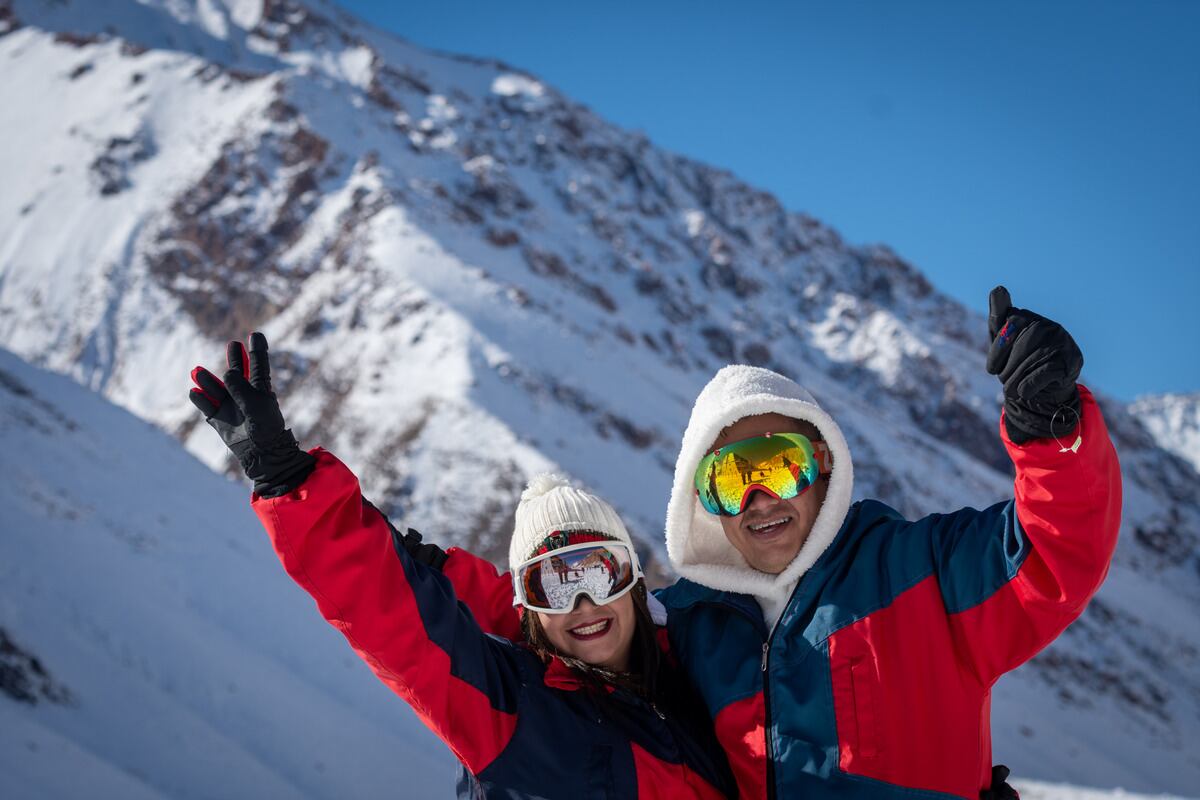 Carlina y su novio turistas de Colombia.
Foto: Ignacio Blanco / Los Andes
