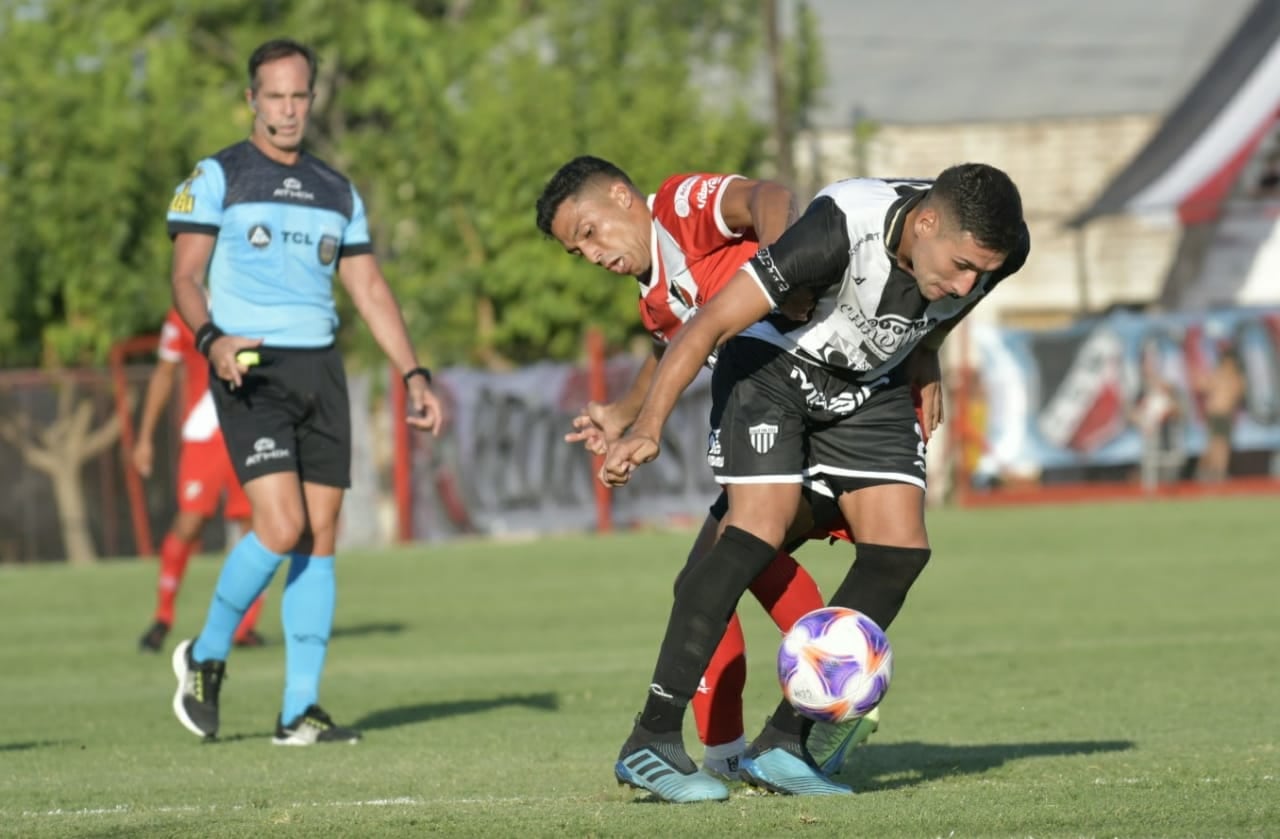 Maipú venció a Chaco For Ever