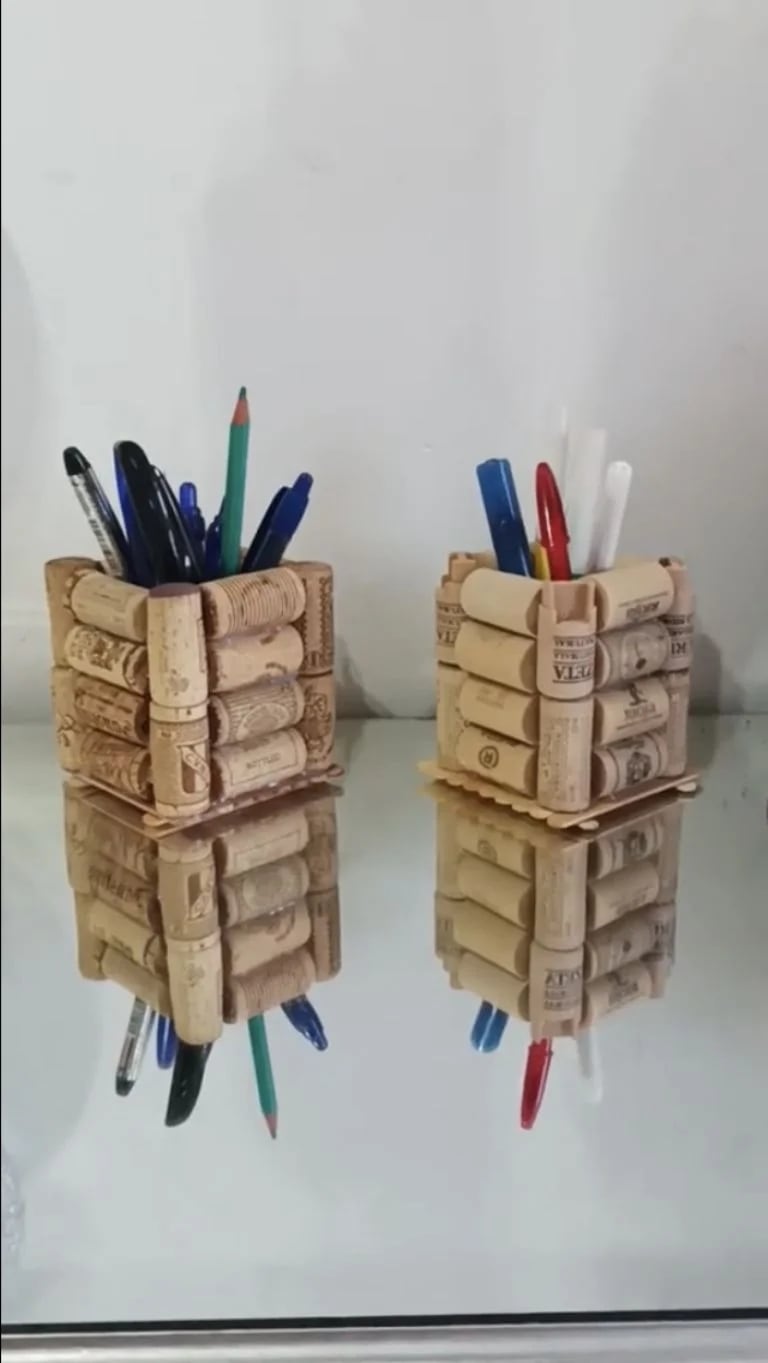 Cómo crear un porta lápiz con corchos reciclados.