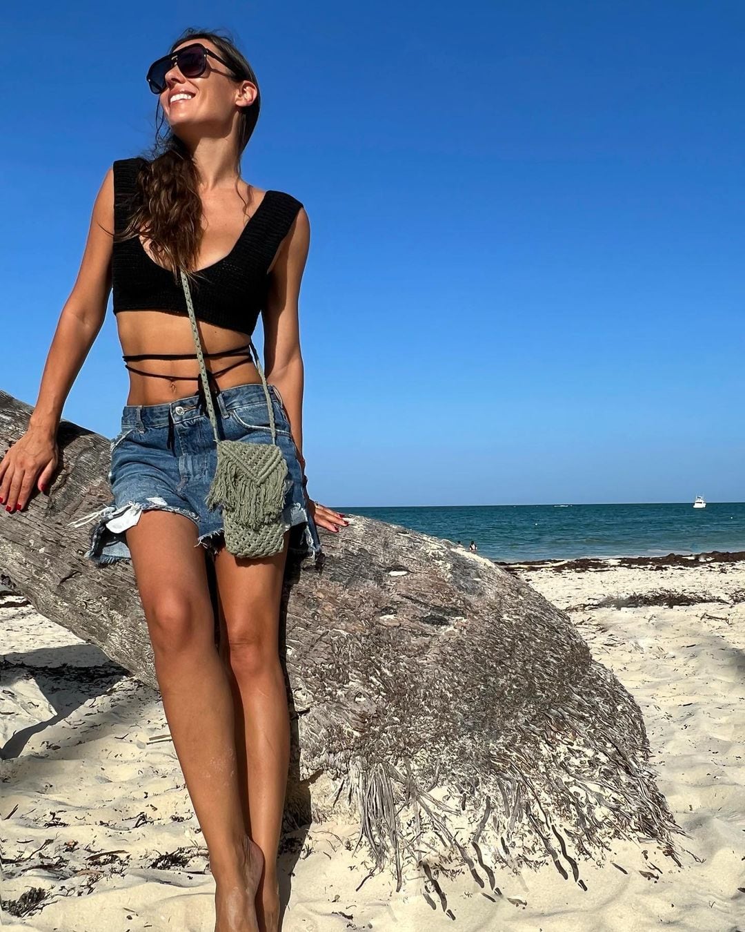 Pampita, una diosa en bikini desde Punta Cana