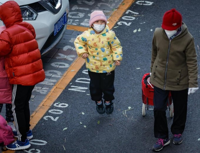 Este brote podría estar vinculado a la bacteria Mycoplasma pneumoniae, también conocido como “neumonía atípica” o “neumonía ambulante”. Foto: EFE