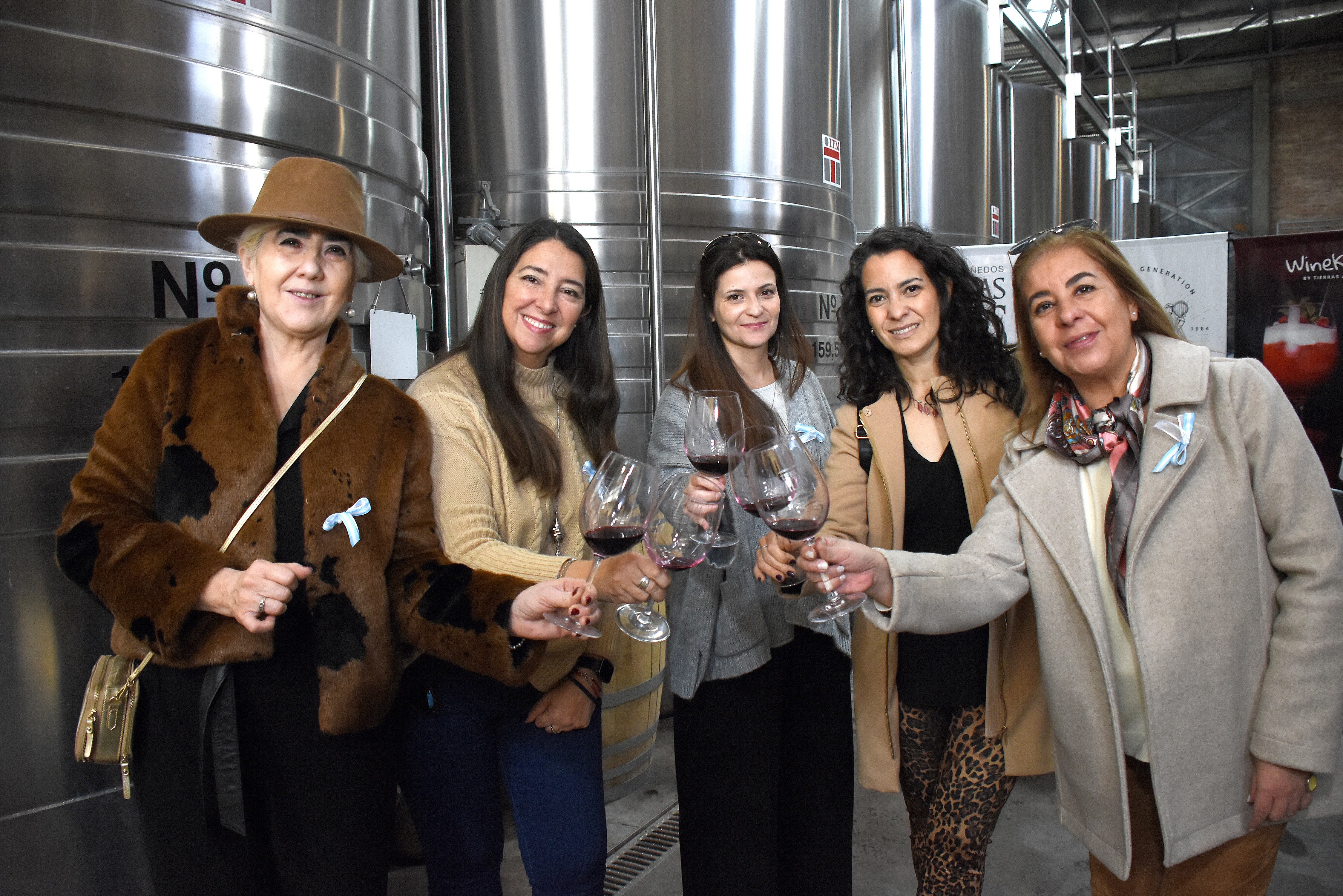 Fátima Villagra, Carla Lladó, Lucía del Monte, Fernanda Canal y Elisa Figueroa.