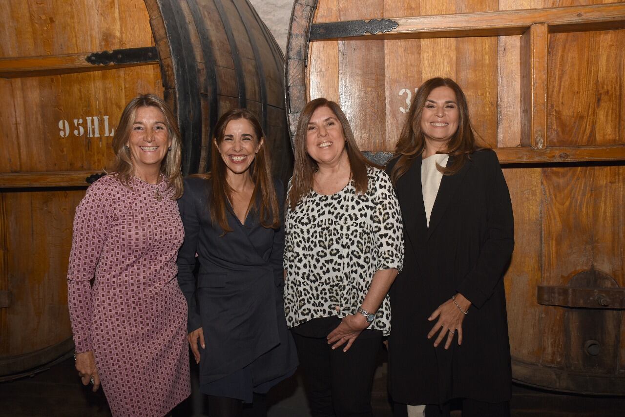 Claudia Yanzón, Nadía Harón, Ana Gaibazzi y Gabriela Videla. PH Eduardo Dolengiewich