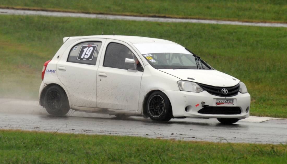 En una final accidentada, Melli se llevó la victoria