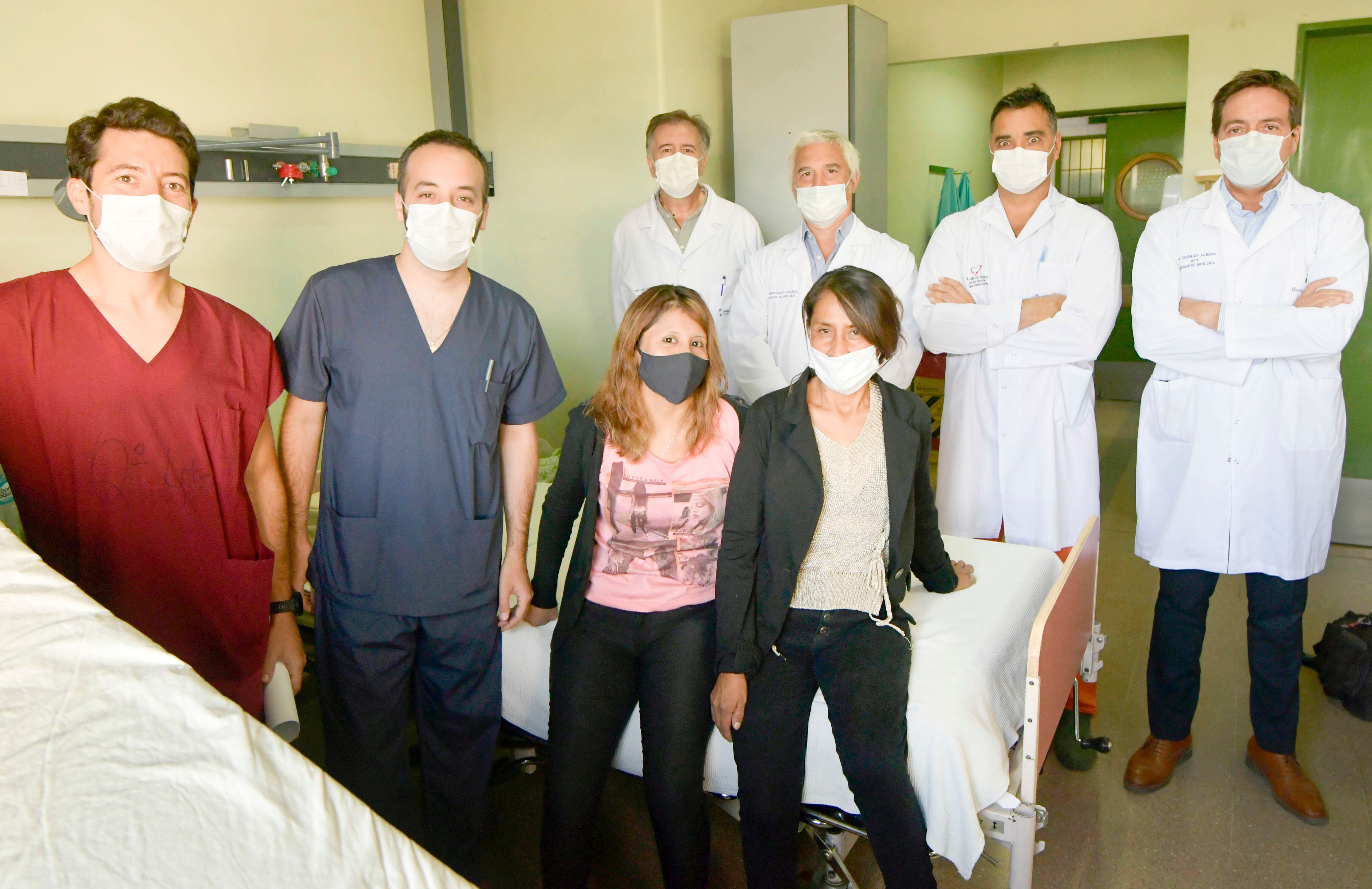 Un equipo interdisciplinario asistió a las hermanas Colque en el hospital Central. Yanina dice estar muy agradecida. Foto: Orlando Pelichotti / Los Andes