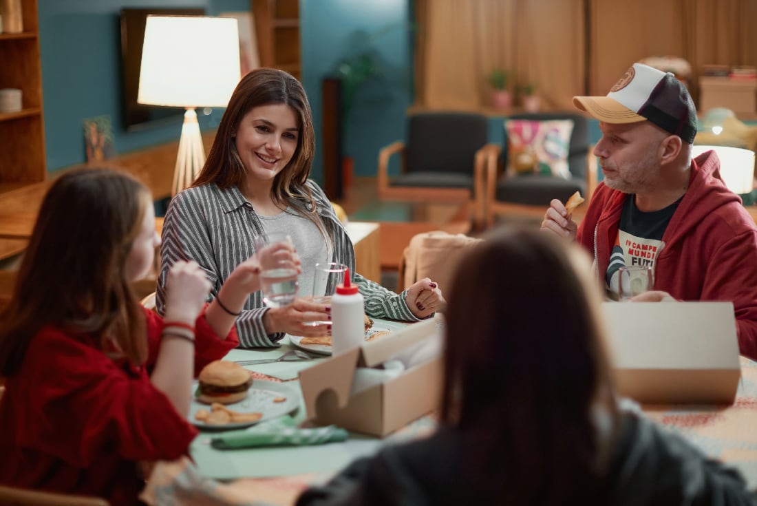 Imágenes de la segunda temporada de "Casi feliz". (Tomás Francisco Cuesta / Netflix)