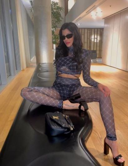 Charlotte Caniggia apostó a los tacos y las transparencias.