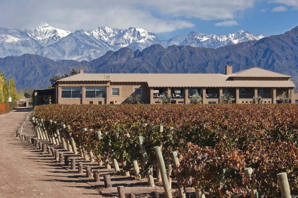 Bodega Vistalba y sus viñedos, Mendoza, Argentina.