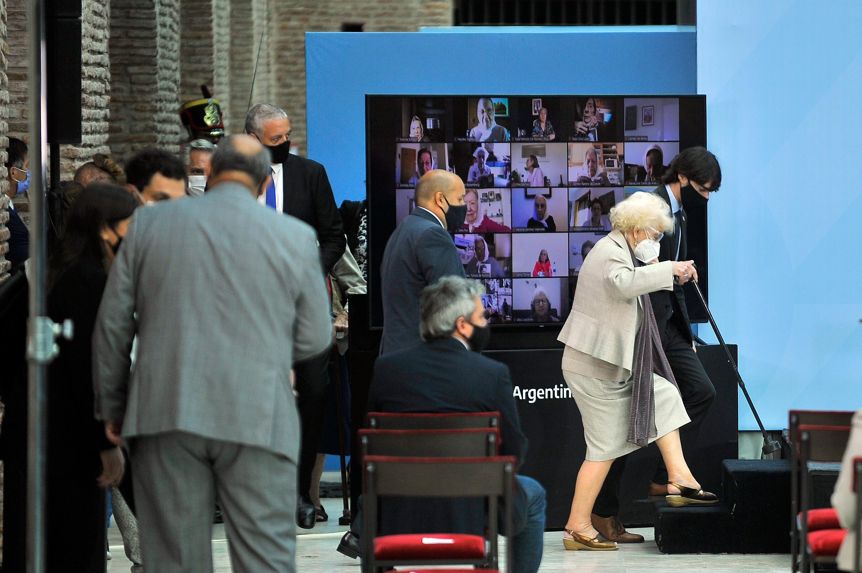 El presidente Alberto Fernandez encabeza un acto de reconocimiento y homenaje a las abuelas y madres de Plaza de Mayo. Cafiero. 23.03.2021 Foto CLARIN