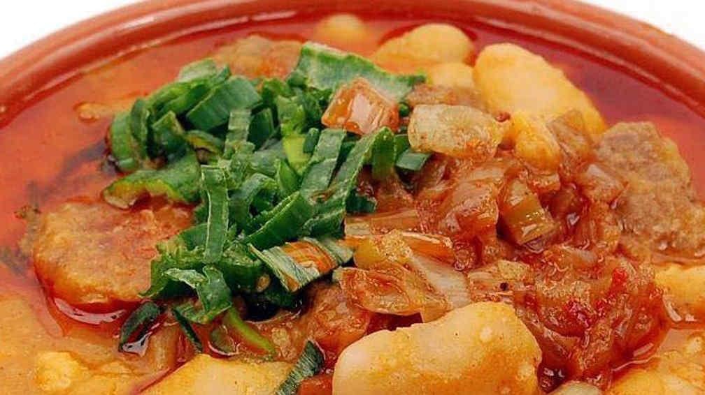 El locro, el plato que sale este domingo 1° de mayo.