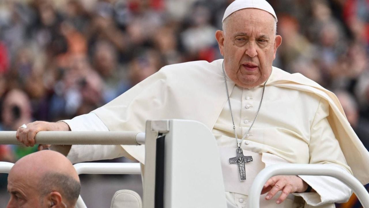 Hospitalizaron al Papa Francisco por una gripe