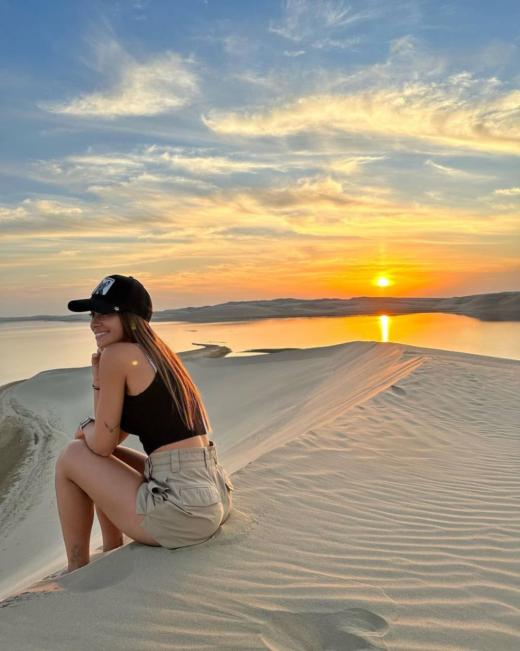 Antonela Roccuzzo recorrió el desierto de Doha, en Qatar.