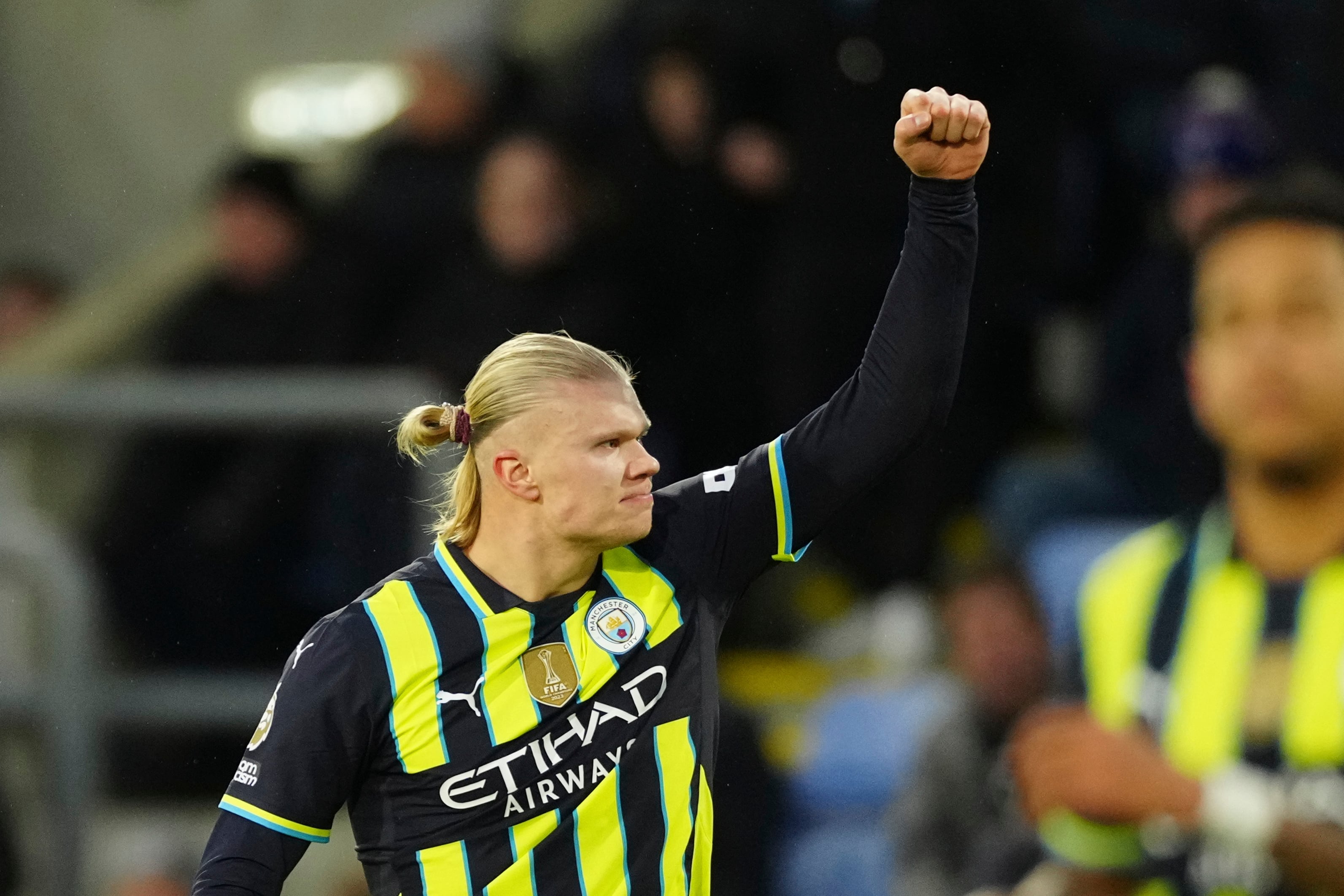 Erling Haaland del Manchester City celebra tras anotar en el encuentro de la Liga Premier ante el Crystal Palace en Selhurst Park el sábado 7 de diciembre del 2024. (AP Foto/Dave Shopland)