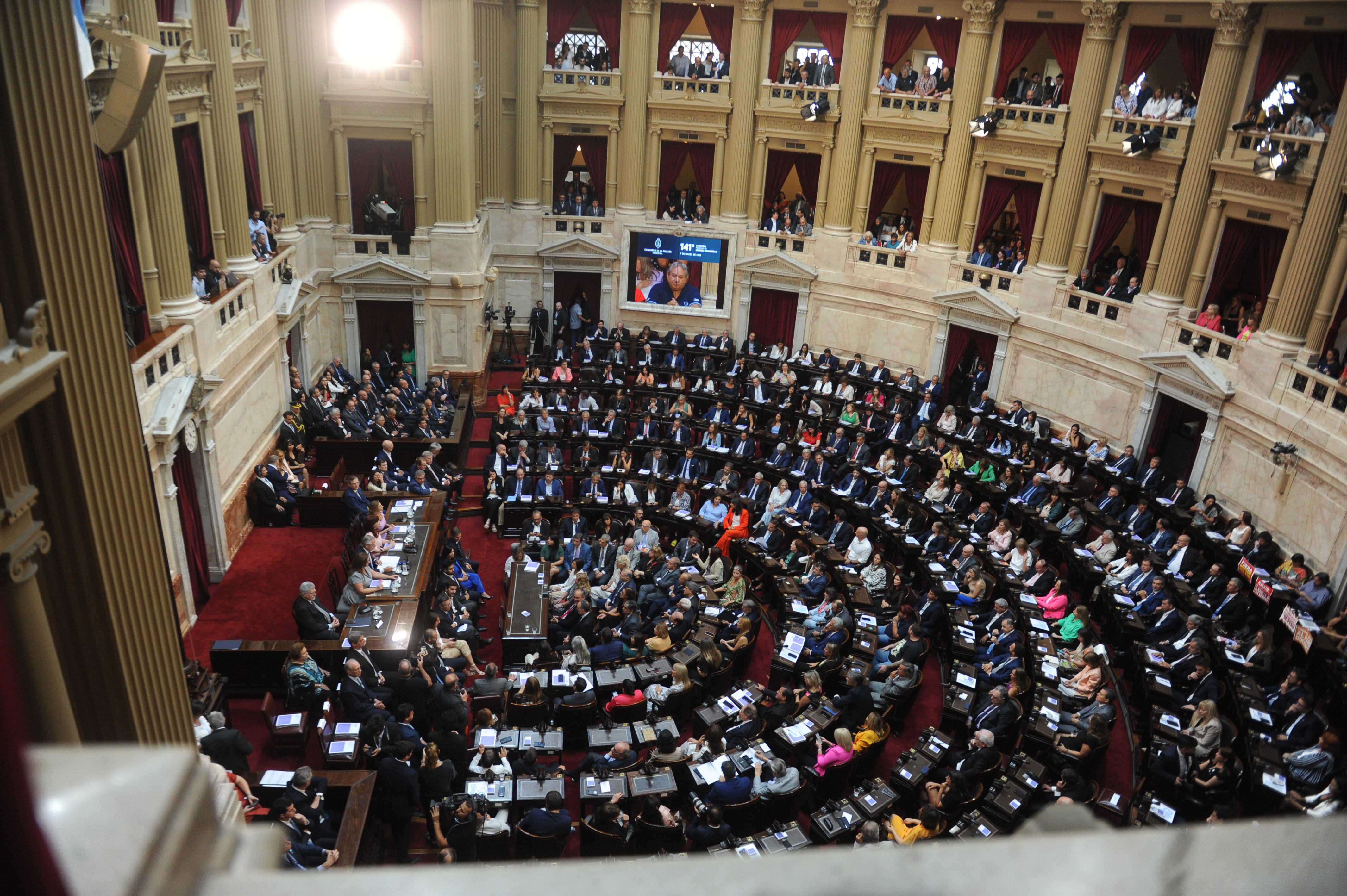 Palabras que Callan: la Autocensura de las Mujeres Políticas como Respuesta a la Violencia de Género Digital”, destaca la gravedad de este problema.