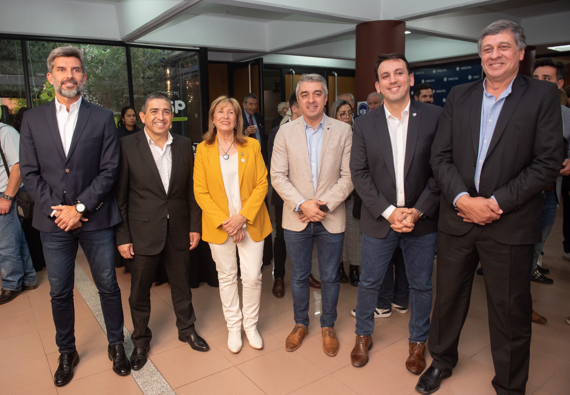 Ulpiano Suarez, Marcos Marcolini, Esther Sanchéz, Sebastián Bragagnolo, Tadeo García Zalazar y Daniel Orozco