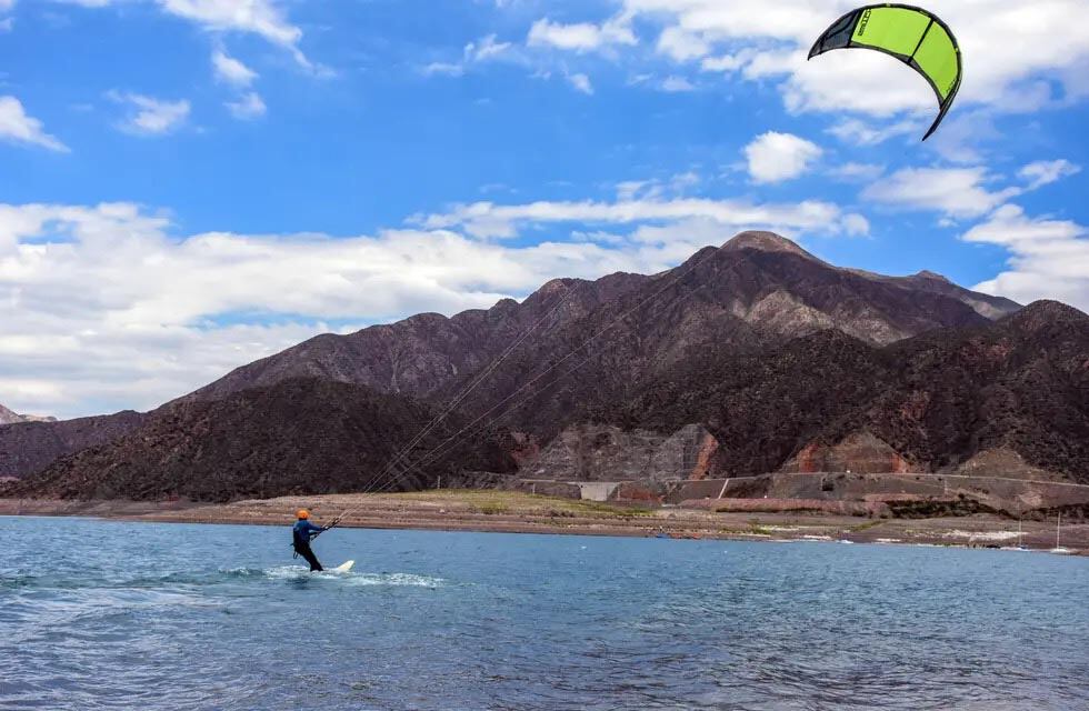 Mendoza será sede del campeonato de kitesurf  que se realizará en el Dique Potrerillos