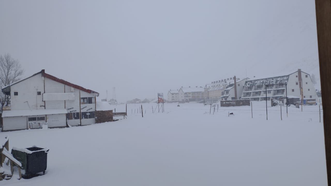 Penitentes cubierto de nieve en primavera. Foto: X / @VALLEOVA