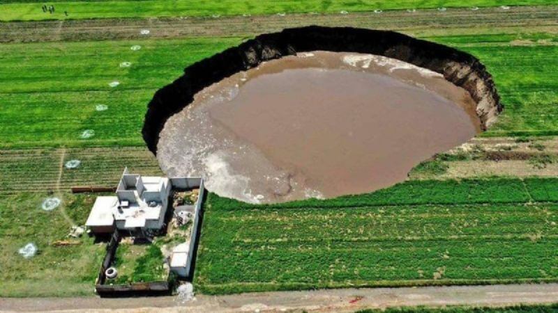 Socavón de 130 metros de diámetros en México. / Foto: Gentileza