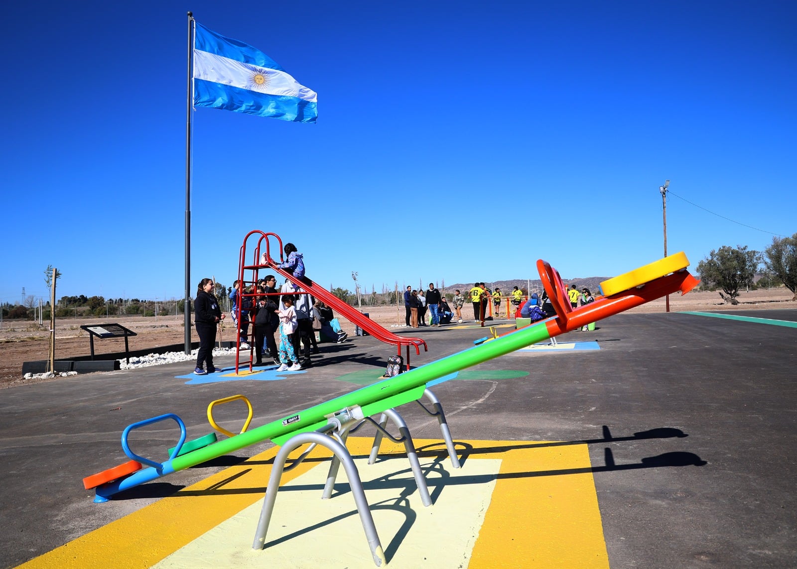 Stevanato inauguró un nuevo espacio deportivo en el Barrio Stein