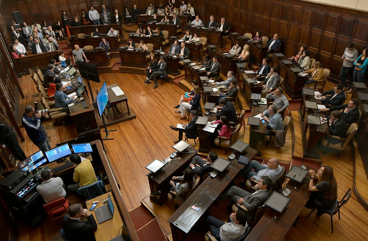 Víctor Fayad, ministro de Hacienda de Mendoza
 presentará formalmente ante los legisladores el proyecto de ley de Presupuesto 2023, junto con las leyes de Avalúo e Impositiva.
Foto: Orlando Pelichotti / Los Andes