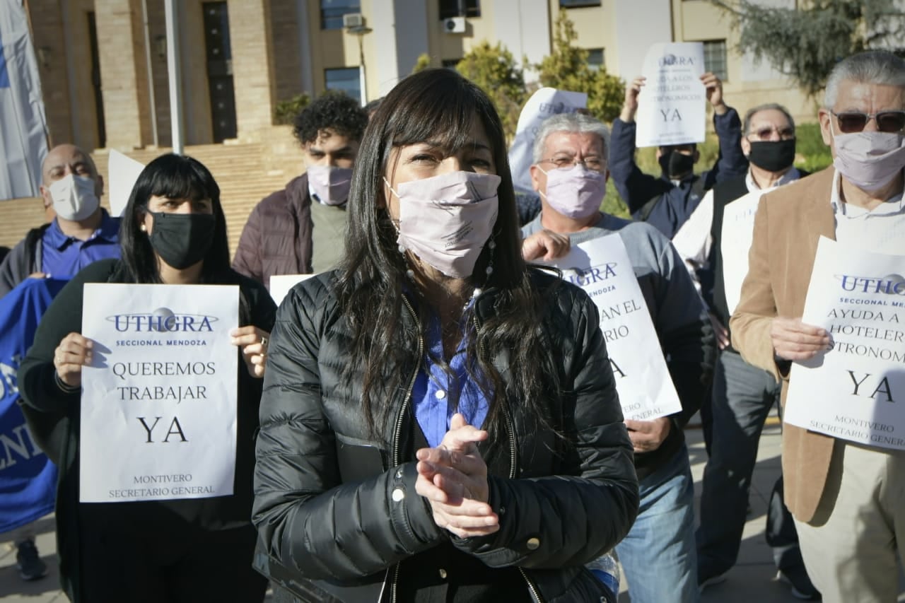 El sector asegura que la restricción de horario los afecta directamente. - Orlando Pelichotti / Los Andes