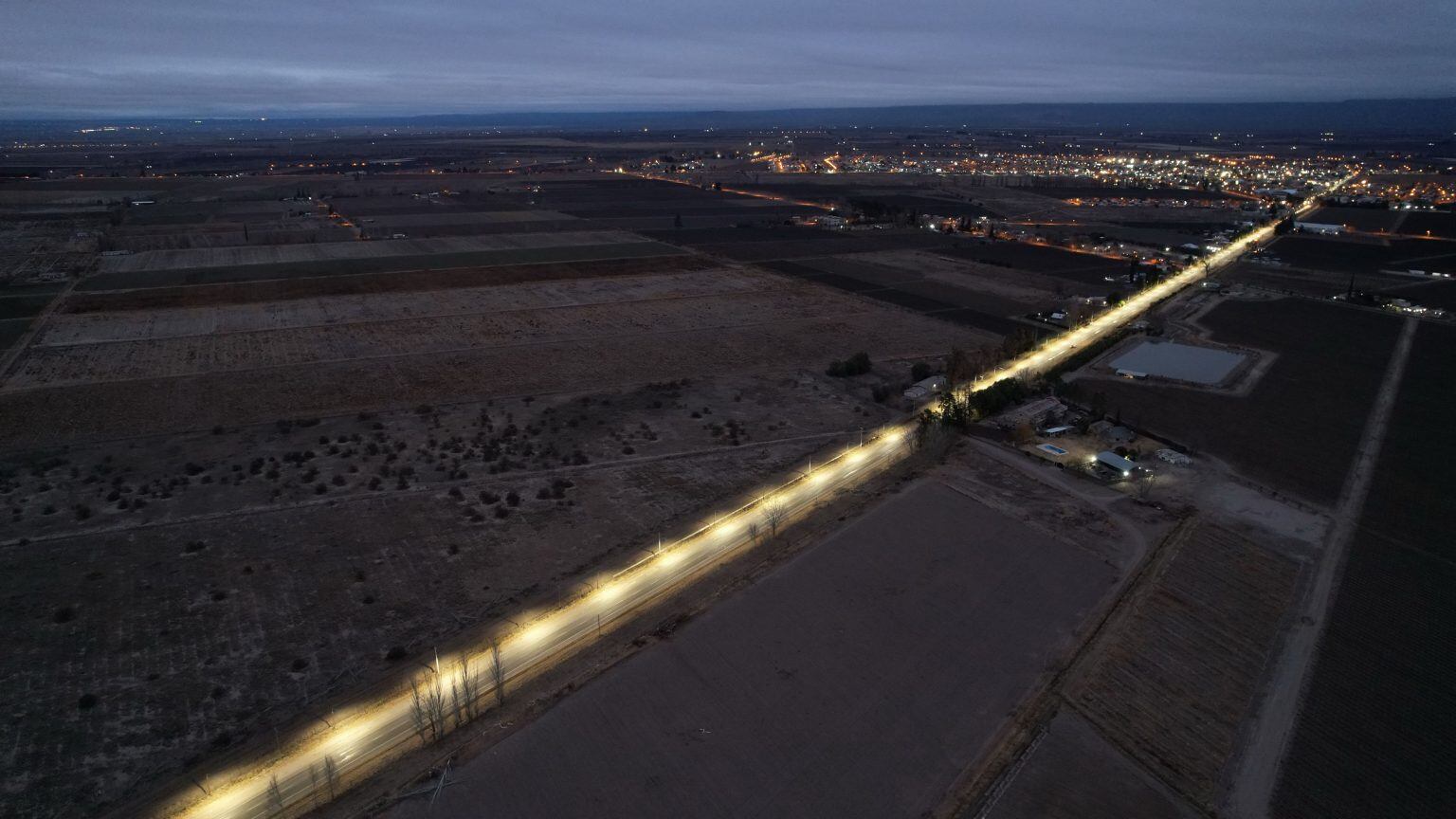 Vialidad Mendoza ya reconvierte más de 200 luminarias a LED en la Ruta Provincial 95 en San Carlos. Foto: