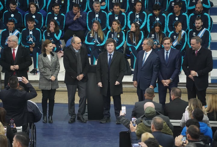 Despedida de atletas olímpicos y paralímpicos junto al Presidente.
Foto: Olé