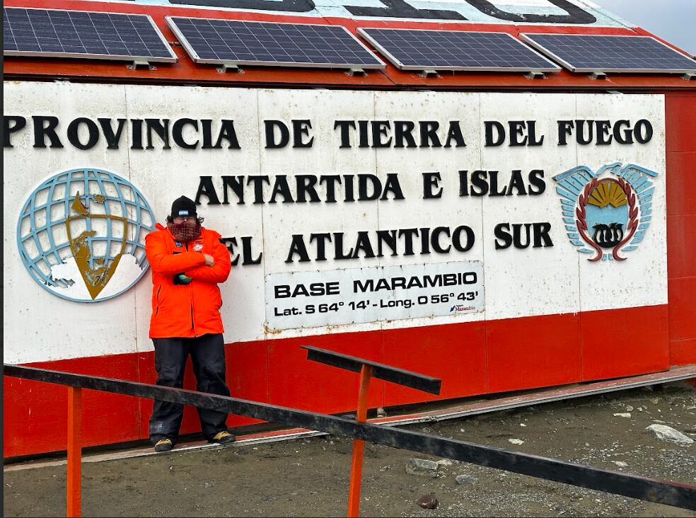 Franco, el mendocino que pasó 9 días en la Antártida fabricando repuestos y elementos con impresoras 3D. Foto: Gentileza Franco Mazzocca