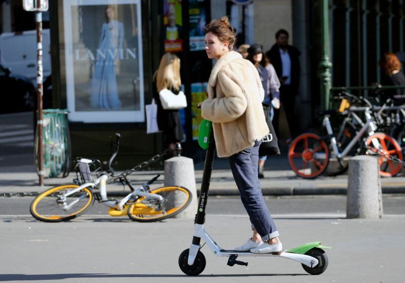 París retira los monopatines eléctricos - Foto BBC